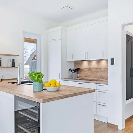 Reethaus Elisa Mit Sauna, Kamin Und Garten Pepelow