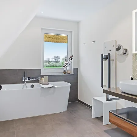 Reethaus Elisa Mit Sauna, Kamin Und Garten Pepelow